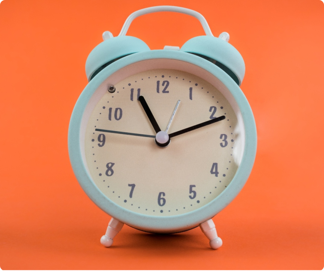 blue-vintage-alarm-clocks-ringing-time-2023-11-27-05-05-24-utc (1) 1